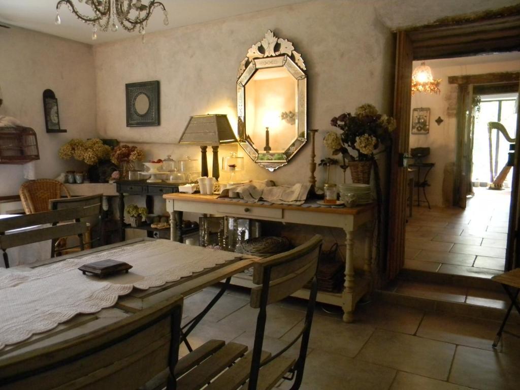 La Grange à Nicolas Baume-les-Messieurs Esterno foto
